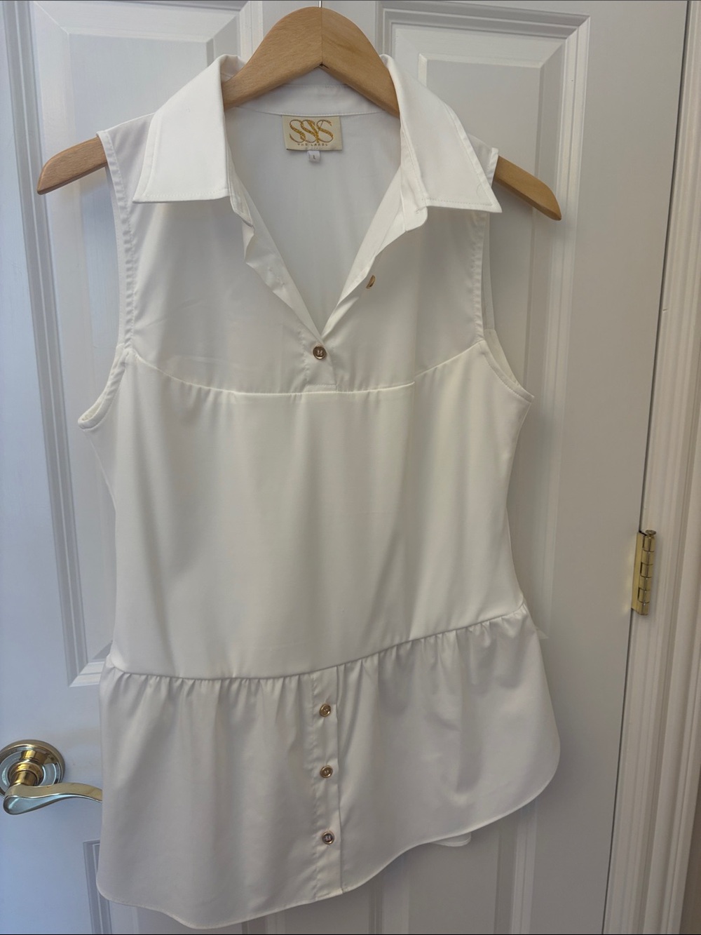 Sleeveless White Button-Peplum Collar Top for Layering